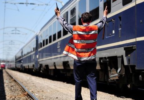 15 000 de angajati feroviari nu si au mai primit salariul din octombrie cfr ameninta cu greva generala 69241729edea3