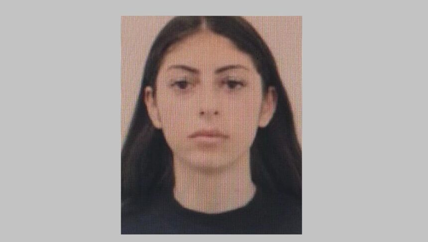 adolescenta de 16 ani din constanta cautata de familie si politie sunati la 112 daca o vedeti 69086265f2130