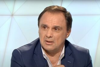 basarab panduru l a criticat pe mircea lucescu greseala selectionerului e cineva mai in forma decat el 69122c9bd8c07