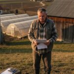 bolojan ii nenoroceste si pe fermieri de la 1 ianuarie vor fi obligati sa plateasca impozit pentru solarii rasadnite silozuri si depozite agricole 6921eebc548bd