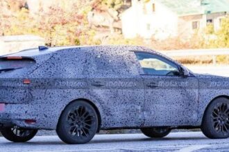 c neo noul model dacia a iesit pentru prima data pe strazi 6922db2bed335