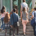 cazul elevei din mangalia care a lesinat in baia scolii din nou in atentia judecatorilor ce decizie este asteptata azi 690ac9a931740