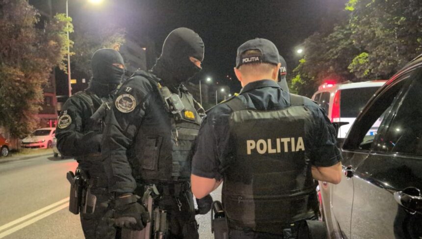 cocaina asunsa in soseta incredibil ce au descoperit mascatii de la diicot intr un punct de frontiera 690f047142cbb