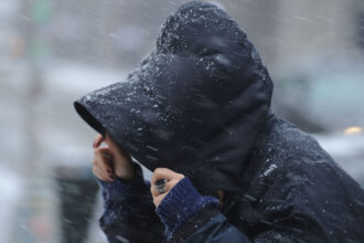 cod galben de ploi si vant puternic in sud vestul tarii meteorologii anunta lapovita la munte si precipitatii in capitala 690db7e4ded2d