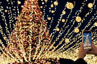 comuna pantelimon se pregateste de craciun contractul pentru montarea decoratiunilor luminoase atribuit firmei kmycos trading srl 690c5dfe033f2