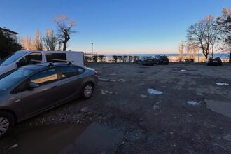 consilierul local loredana timofte agentia imobiliara primaria constanta vrea sa vanda un teren in zona peninsulara 6926cbfade084