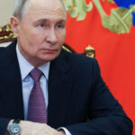 cum a fost dat de gol putin ca isi regizeaza intalnirile oficiale amanuntele care au scapat kremlinului 690c34b64f102