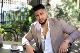 cunoscut cantaret atacat cu maceta intr un club din mamaia in 2022 judecatorii din constanta anunta primul termen in apel 690f0b79294ed