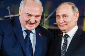 detinutii din belarus sunt obligati sa faca sicrie si flori de plastic pentru soldatii rusi uitati va sunt ale noastre 69138680848d6