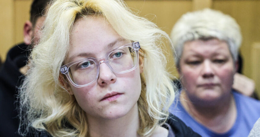 diana loginova cantareata adolescenta rusa anti razboi a fost arestata la sankt petersburg pentru a treia oara intr o luna 69123c0883e20