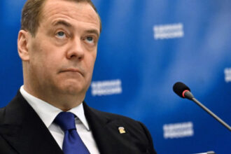 dmitri medvedev il ironizeaza pe trump si trece la amenintari in privita testelor nucleare 690b9a128930c