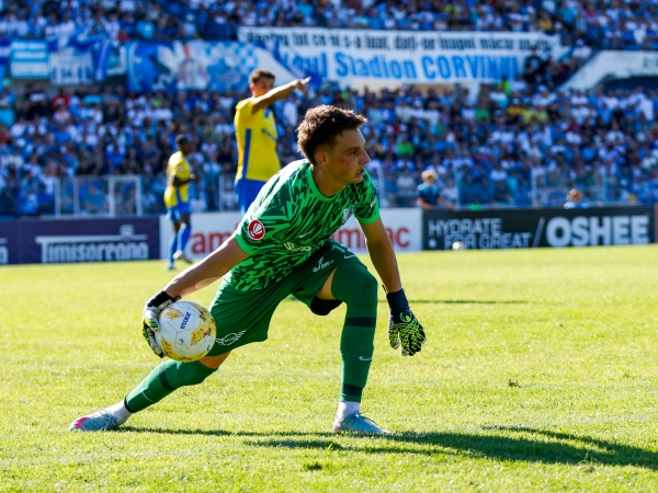 doi jucatori de la farul constanta convocati la nationala de tineret a romaniei 691317f9e54ad