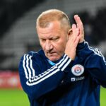 dorinel munteanu face plecaciuni in fata regretatului emeric ienei il avem in inimile noastre 690b603aa0b46