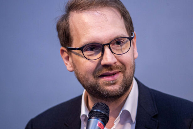 exclusiv dominic fritz oana gheorghiu e un atu pentru guvern in spatele ei se afla romanii care doresc reformarea pensiilor speciale 69139bca6012b