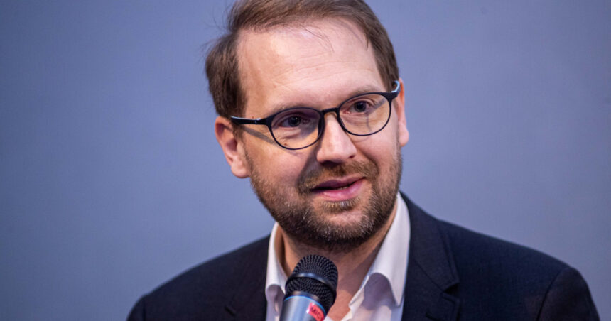 exclusiv dominic fritz oana gheorghiu e un atu pentru guvern in spatele ei se afla romanii care doresc reformarea pensiilor speciale 69139bca6012b