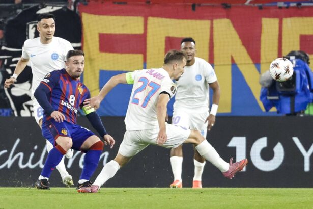 fcsb ironizata de toata lumea reactia elvetienilor dupa startul nebun al meciului cu fc basel joaca echipa de handbal 690cea87c4b7a