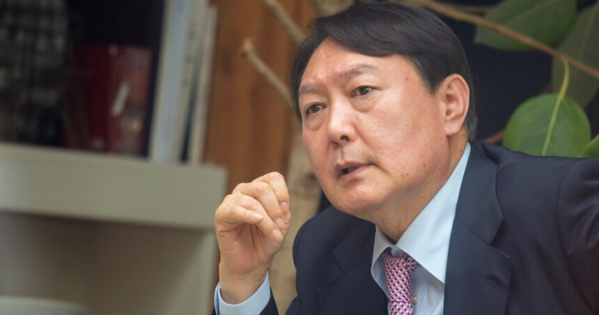 fostul presedinte sud coreean yoon suk yeol inculpat pentru favorizarea inamicului si abuz de putere 69118c5141f44