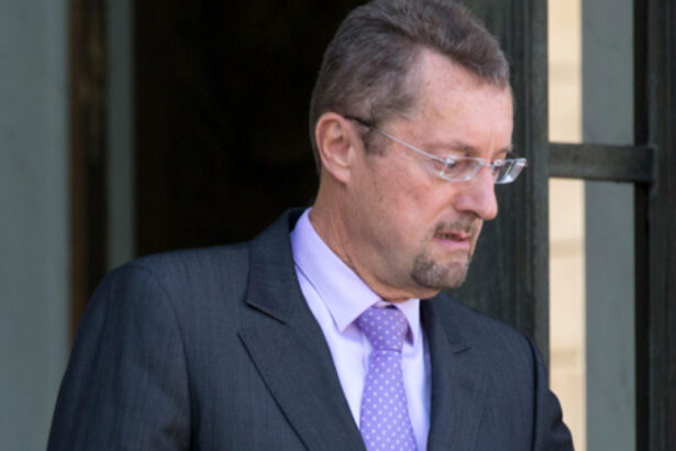 fostul sef al spionajului francez bernard bajolet va fi judecat pentru complicitate la tentativa de santaj 690a336731269