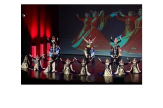 foto ansamblul can renkler al udttmr din topraisar pe scena palatului national al copiilor din bucuresti 6909b77915f8d