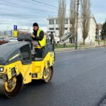 foto atentie soferi confort urban a inceput asfaltarea carosabilului pe strada dezrobirii intre strazile fulgerului si eliberarii 69281a589dac6