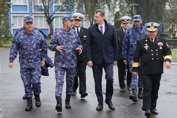 foto ministrul apararii ionut mosteanu a vizitat academia navala mircea cel batran din constanta 69104469f0091