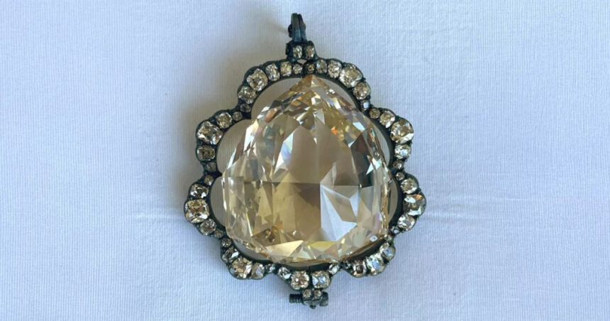 foto povestea diamantului florentin bijuteria care a stat ascunsa un veac intr o banca din canada dinastia celebra careia ii apartine 690f3da093bad