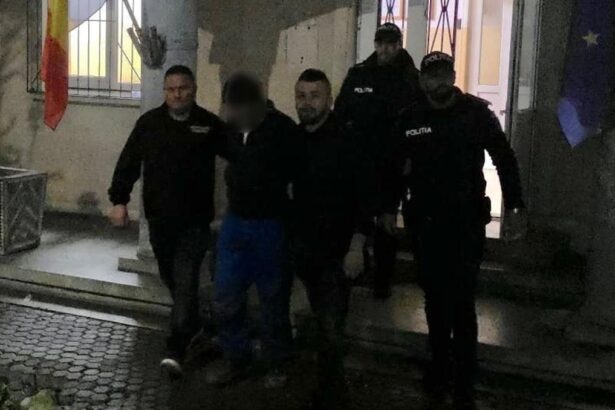 foto video un barbat din medgidia incatusat dupa ce a urmarit o femeie pe strada si a pipait o iata unde s a intamplat totul 6911b206a3788