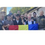 foto video un drapel de 20 de metri patrati a fost oferit catedralei nationale de un grup de militari veterani din constanta 690b08e91aeb0