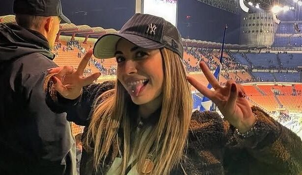 galerie foto cea mai infocata fana a lui inter a reactionat dur sa i cereti scuze lui cristi chivu 6911ae04d9f04