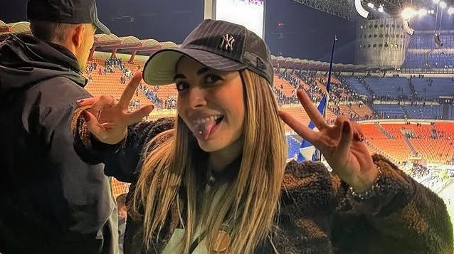 galerie foto cea mai infocata fana a lui inter a reactionat dur sa i cereti scuze lui cristi chivu 6911ae04d9f04