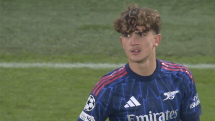 galerie foto istorie in champions league a batut recordul imediat dupa ce a pasit pe teren la 15 ani 690a58aa2874b