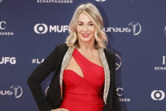 galerie foto nadia comaneci la 64 de ani zeita de la montreal sarbatorita de dinamo clubul la care lucreaza 69142df0613ca