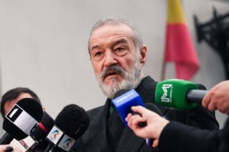 gata gigi becali si a pierdut rabdarea cu un jucator de la fcsb sa rupa banca 691198ecc0559