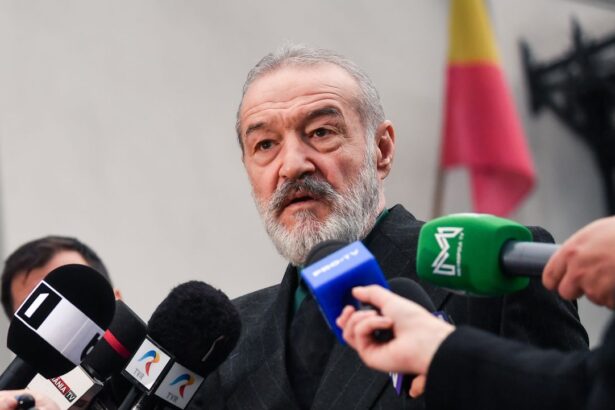 gata gigi becali si a pierdut rabdarea cu un jucator de la fcsb sa rupa banca 691198ecc0559