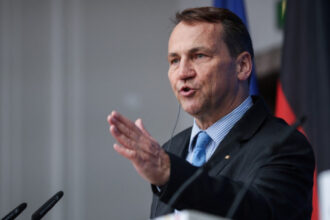 invadarea afganistanului a dus la colapsul urss iar razboiul din ucraina ar putea duce la prabusirea rusiei considera sikorski 690c6d11d602b