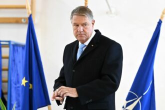 iohannis risca sa fie dat afara anaf ii pune sechestru pe casa in care locuieste 691499c7eb341