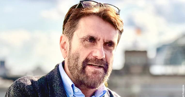 jurnalistul robert schwartz fost redactor sef al deutsche welle propunerea usr pentru conducerea radioului public 691c32d9c4558