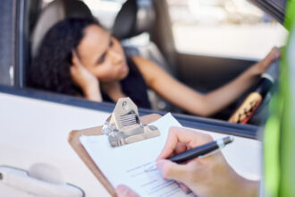 la cate puncte de penalizare se suspenda permisul de conducere lista contraventiilor care te pot lasa fara carnet 6914214c90412