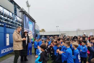 lansare de carte la academia hagi alec blenche si jurnalul unui fotbalist de buzunar 691058c15fb0c