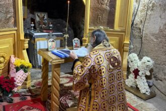 mii de credinciosi la pestera sfantului apostol andrei din constanta ips teodosie sa simta tot crestinul care a venit sa se roage ca este la vatra cea mai sfanta la prima biserica nefacut 692c4eeb158a3