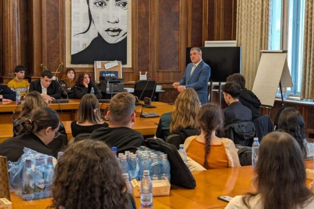negoi usr intalnire la parlament cu studentii de la ovidius cand vorbesc in fata tinerilor energia este nelimitata 69247a04e1031
