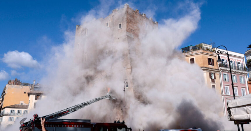 news alert turnul medieval torre dei conti din roma s a prabusit partial in timpul lucrarilor de renovare roman prins sub daramaturi 6908bebcc52fb