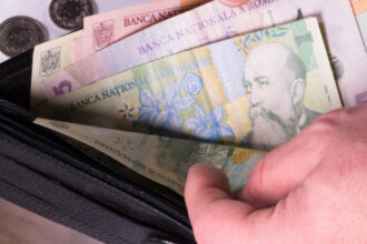 nicusor dan ne ar placea ca salariile sa fie mari dar majorarea salariului minim poate sa trimita oamenii in somaj 690dda9c8ba98