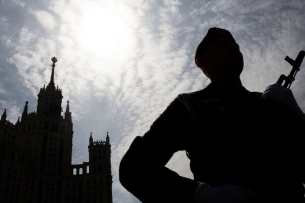 nu le pasa pe cine scot din joc practica revoltatoare in armata lui putin soldati rusi executati de catre propriii comandanti 6906e7a43df92