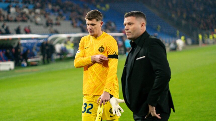 opinie s au batut singuri tarnovanu in black out caramavrov e consternat de erorile de amatori facute de fotbalistii fcsb ului 690d92cc93d61