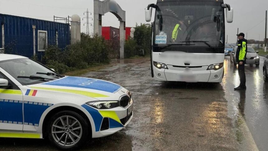politistii constanteni au verificat legalitatea transporturilor rutiere de persoane 690dbcf0a891a