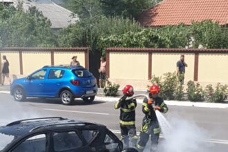 pompierii in alerta arde un autoturism pe o strada din localitatea 23 august 691423c604271