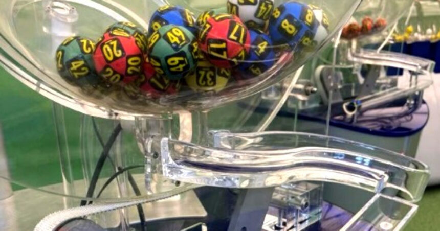 rezultate loto 2 noiembrie 2025 aproape 9 milioane de euro reportul la 6 49 multe milioane in joc si la joker 69070e601f1d2