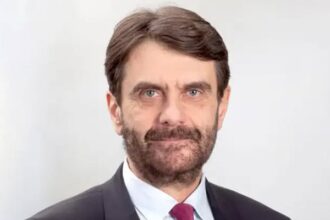 robert schwartz este de azi noul presedinte director general al radio romania 692823aa8f7a5