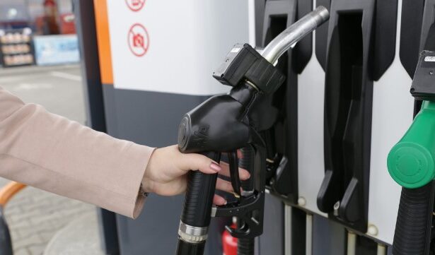 romania in topul negru al carburantilor al doilea cel mai mare pret la carburanti din regiune 691ed5294639c